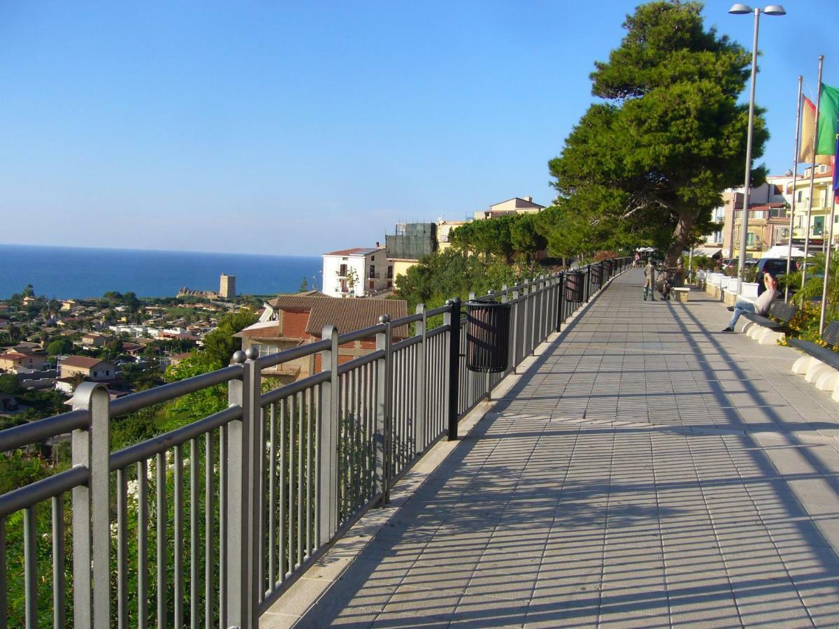 Casaleo Hotel Campofelice Di Roccella Eksteriør billede